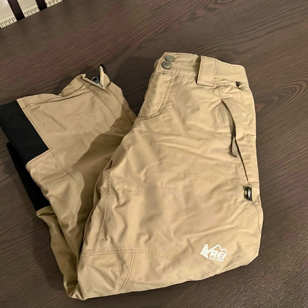 Boys ski pants.